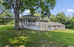 13050 Blooming Grove Road, Palmyra, IL 62674