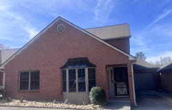 1121 Fairgrounds Court, Kingston, TN 37763