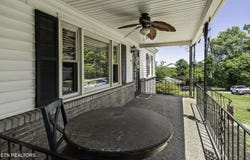 611 W 6th Ave, Lenoir City, TN 37771