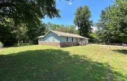 905 Harris Road, Ozark, AR 72949