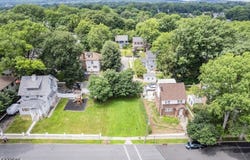 73 Fulton St, East Orange City, NJ 07017-2124