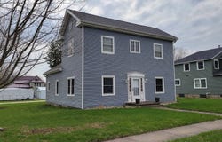 326 N Main St, Warren, IN 46792