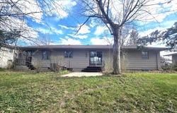 305 W 9th St, Miller, SD 57362