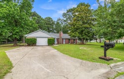 112 Old Post Court, Jacksonville, NC 28546