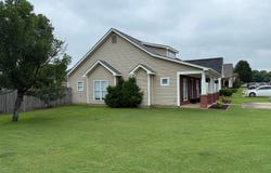 212 Creekstone Trail, Calera, AL 35040