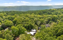 220 Palisades Drive, Signal Mountain, TN 37377