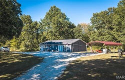 321 Lake Lane, Hillsboro, IL 62049