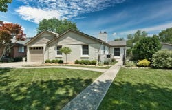 1038 Hawthorne, Grosse Pointe Woods, MI 48236