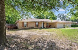 1004 Fairway Lane, Mexia, TX 76667