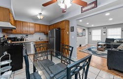 32 Hanover Square, Middlesex, NJ 08846