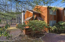 54 Doe Run, Lake Harmony, PA 18624