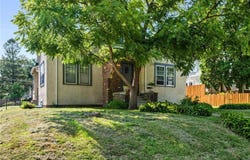 2101 Vincent Avenue N, Minneapolis, MN 55411