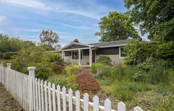 821 13TH AVE, Seaside, OR 97138