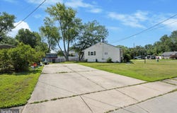601 LESTERSHIRE DRIVE, SEWELL, NJ 08080