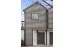 1447 E Oakwood Lane, Springfield, MO 65803