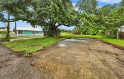 306 Union Street, Bay Saint Louis, MS 39520