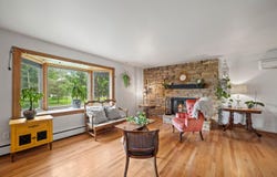 N91w17752 Saint Regis Dr, Menomonee Falls, WI 53051