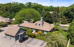 27 Shadow Farm Way, South Kingstown, RI 02879