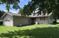 708 S Relanto St, Freeman, SD 57029
