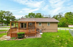 525 NE Noeleen Lane, Lee's Summit, MO 64086