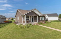 1559 Olde Brandy Lane, Davenport, IA 52807