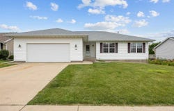 2360 Prairie Hill Dr, Marion, IA 52302