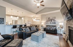 16530 Valleyview Lane, Clive, IA 50325