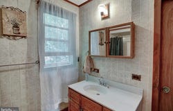 650 BUCKS CHURCH ROAD, NEWPORT, PA 17074