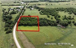 2558 Oat Road, Abilene, KS 67410