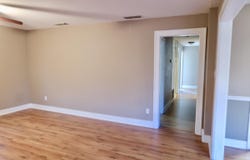 1109 W 9th St, Plainview, TX 79072