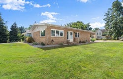 20 River Street, Coopersville, MI 49404