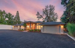 619 SE M Street, Grants Pass, OR 97526