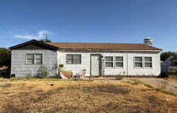 1012 E Foster Ave, Pampa, TX 79065