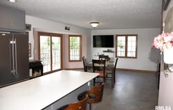 2604 Hastings Road, Chatham, IL 62629-9648