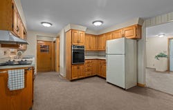 1227 MAPLE Street, NEENAH, WI 54956-4627