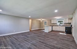 1700 E 1st St, Crossville, TN 38555
