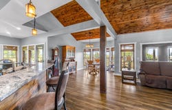 1789 E 512th Road, Bolivar, MO 65613