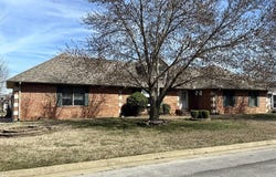 2004 N Lynn Street, Nevada, MO 64772