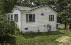 22 Conifer Ln, Lexington, VA 24450