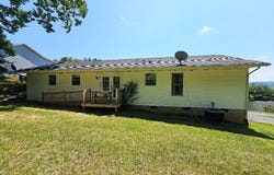 212 Middleton St, Galax, VA 24333
