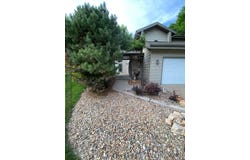 602 Dockside Cv, Hastings, NE 68901