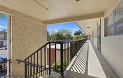 2750 E BAY DRIVE, LARGO, FL 33771