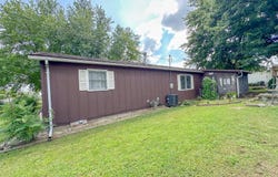 202  W. Liberty St, Pleasant Hill, IL 62366