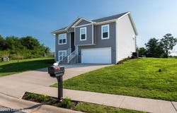 24 Greenbriar Dr, Eminence, KY 40019