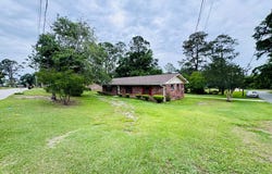 1002 Smith Ave., Douglas, GA 31533