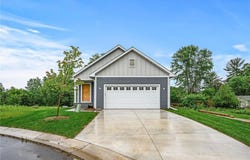 201 Mccarrons Place W, Roseville, MN 55113