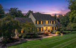 11 Ewing Dr, Raritan Twp., NJ 08822-3147