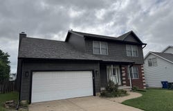6140 N LINCOLN Avenue, Davenport, IA 52806
