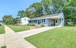 13 Cooper Dr, Somers Point, NJ 08244