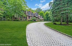 8 Old Dutch Road, Warren, NJ 07059